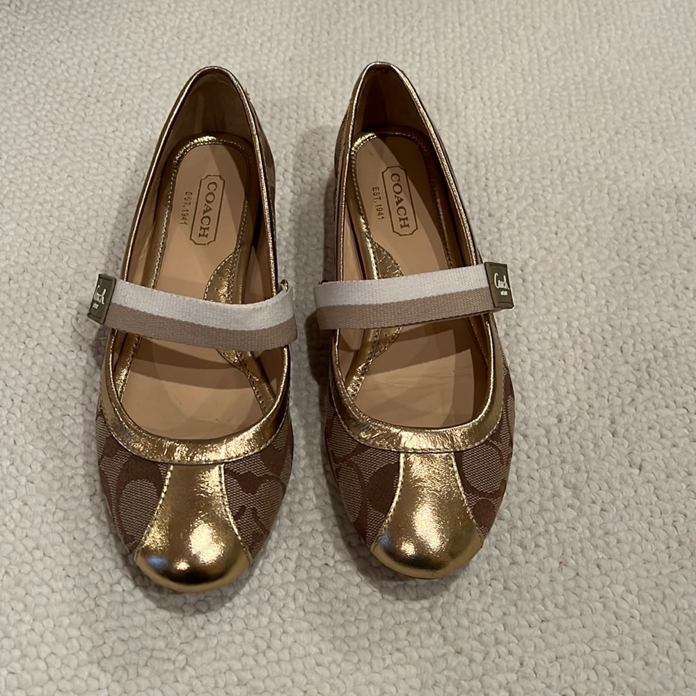 New Coach Flats Size 6m